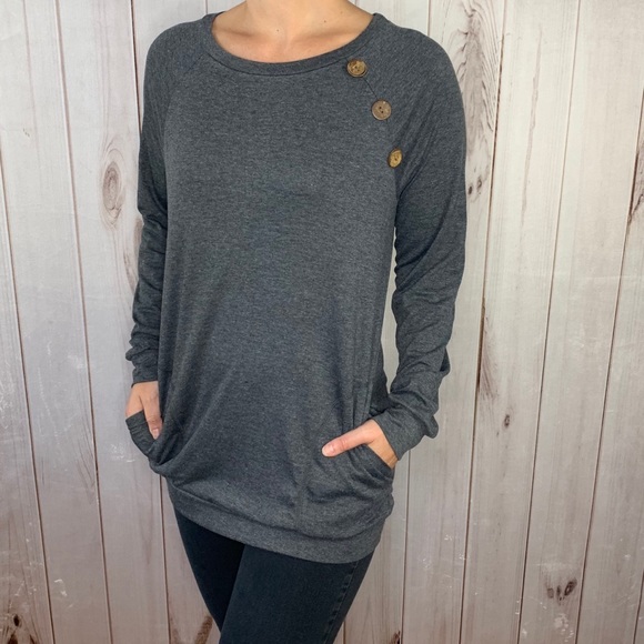✨LAST ONE!✨Charcoal long sleeve with button detail - Picture 2 of 8